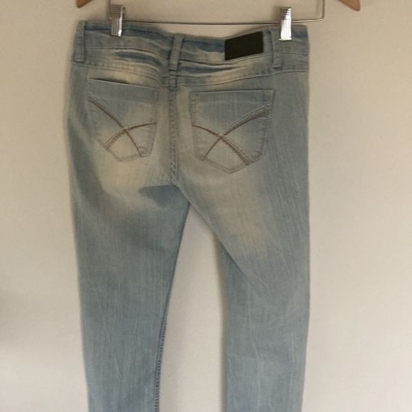 LONDON Light Wash Straight Leg Jean - Picture 6 of 11